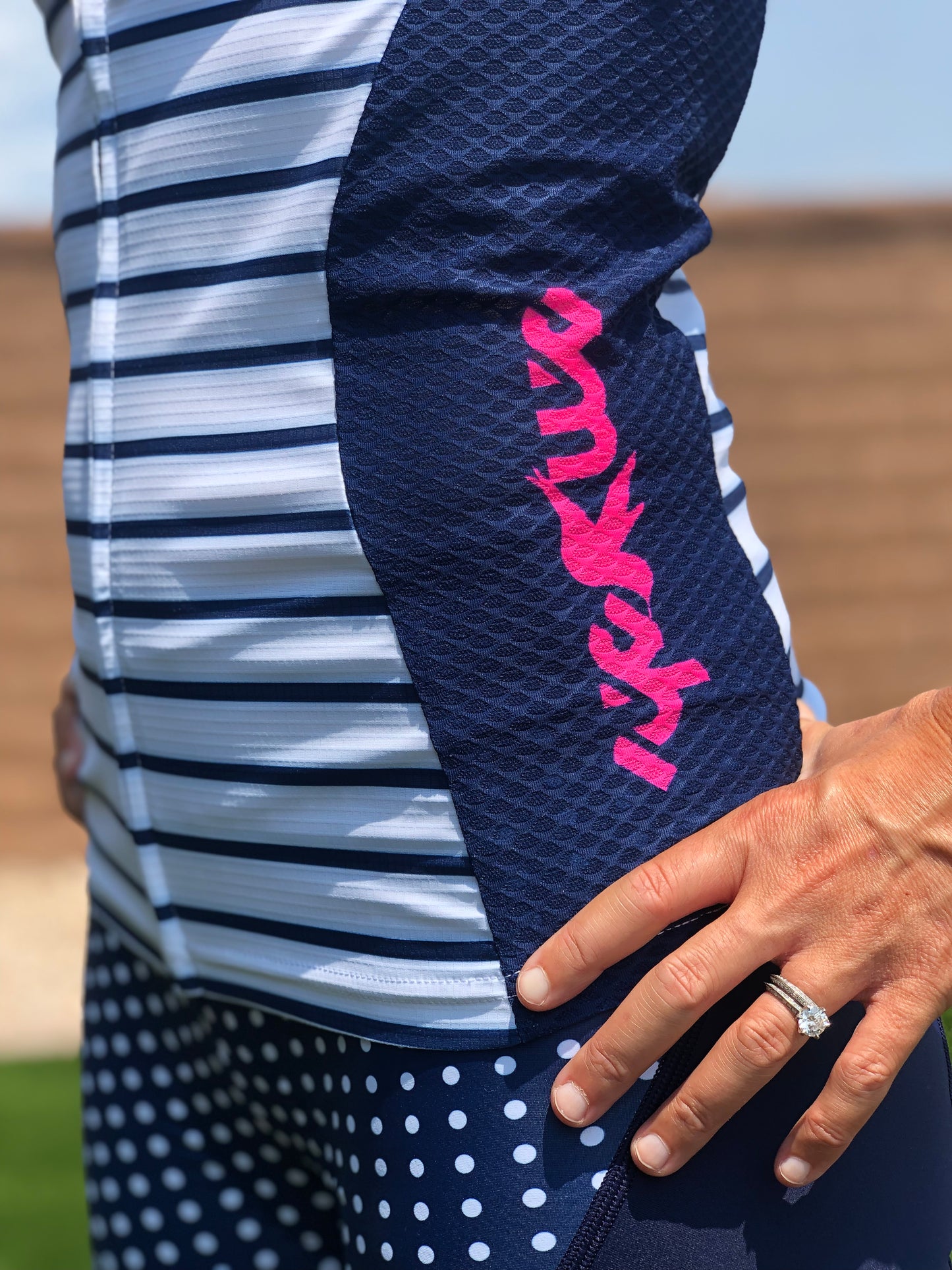 Weekend Women's Short Sleeve Aero Top in WHITE